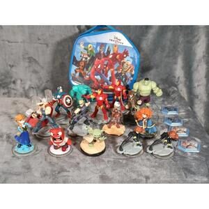 Disney Infinity Characters Figurines Assorted Lot Of 21 Pieces Plus Case
